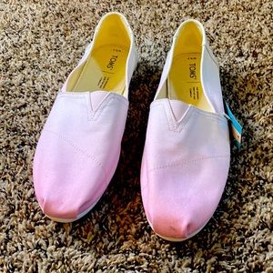 Nwt women Tom loafers /Pink 9.5